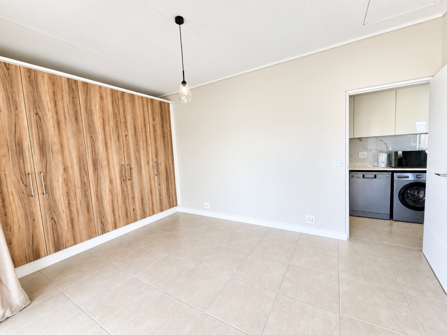 To Let 1 Bedroom Property for Rent in Sandown Western Cape